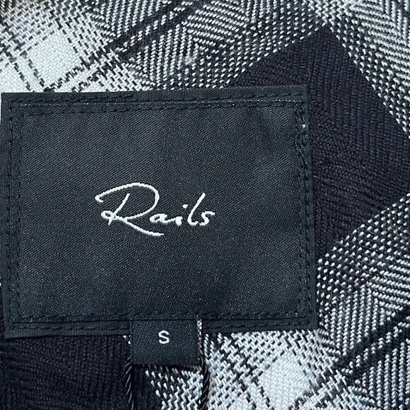 Rails Hunter Rayon Button Down Shirt Size S Midnight Snow Plaid NEW - Picture 9 of 12